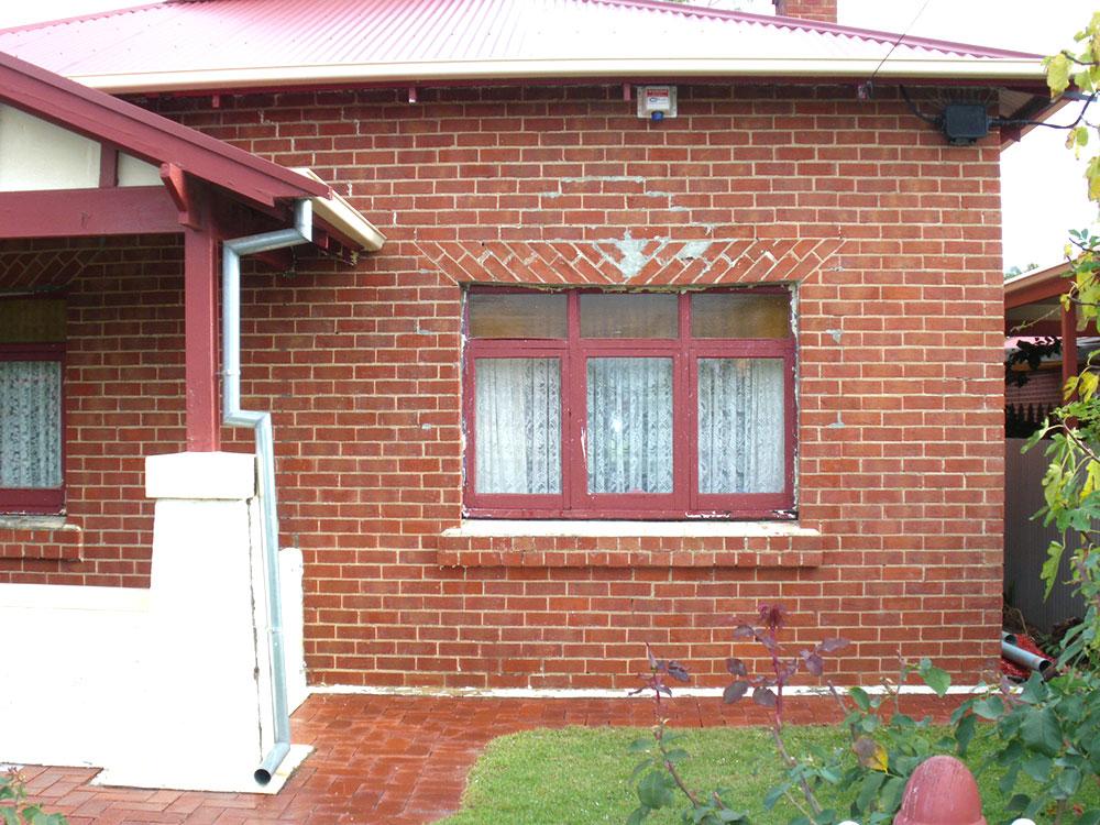Bungalo-red-brick-front-after